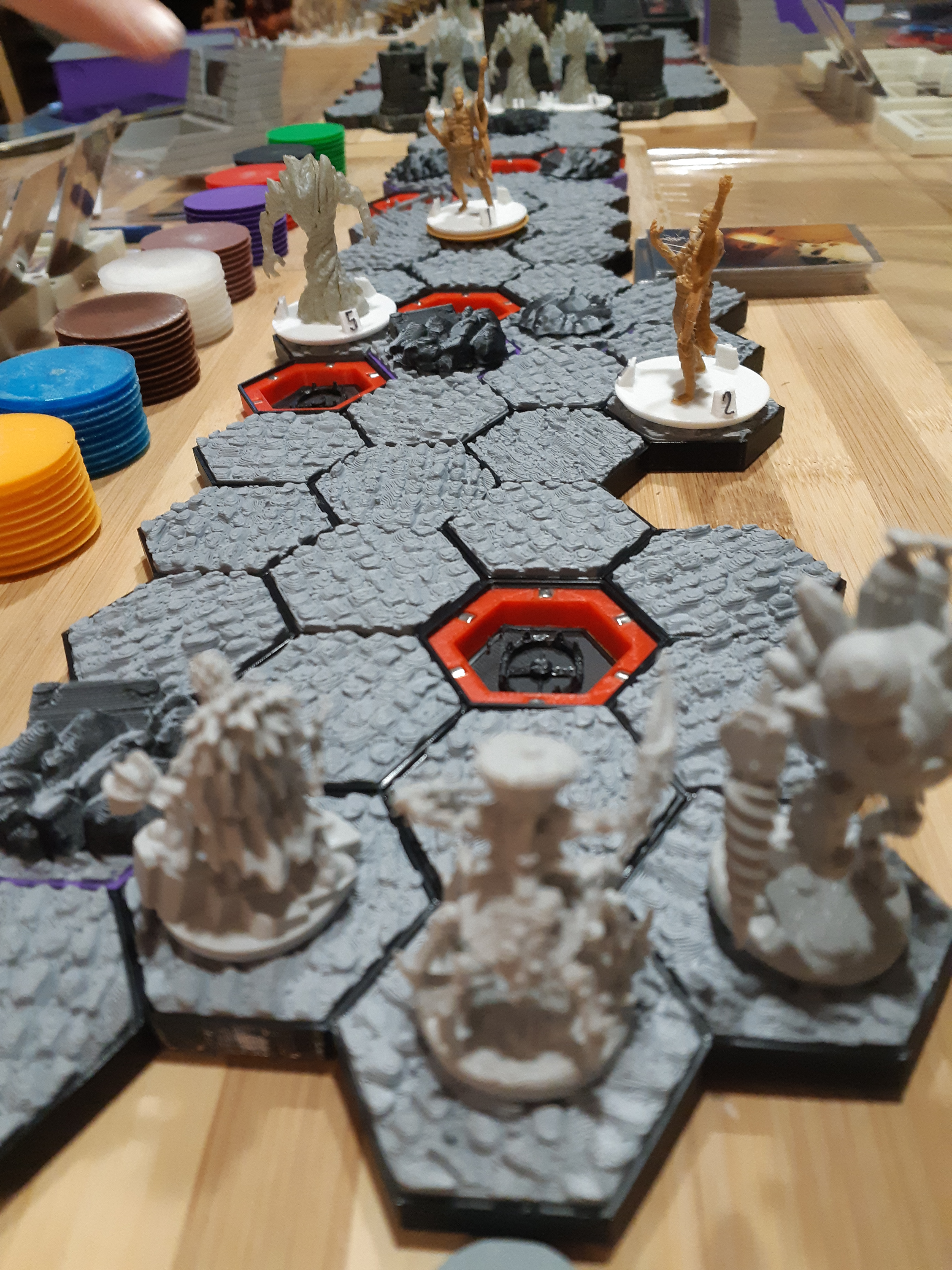 Frosthaven – Ruins of the Equinox (105) | Streets & Spores